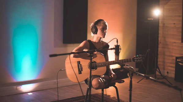 Alice Phoebe Lou @ Popsicle Studios (Capetown, 2015)